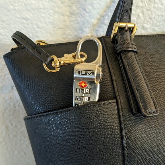 SALE!!! Michael Kors Jet Set Saffiano Black Leather Signature Lg Satchel Handbag - Picture 8 of 16